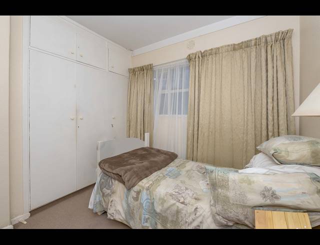 2 BEDROOM APARTMENT TO LET IN THREE ANCHOR BAY
